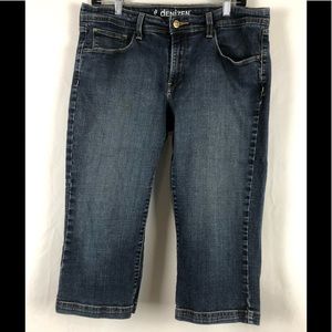 Denizen Capri Jeans 14